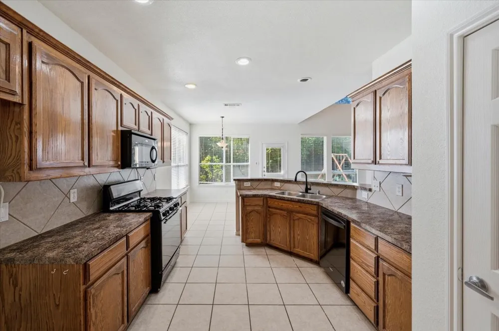 7304 Summit Parc Drive Dallas, TX 75249