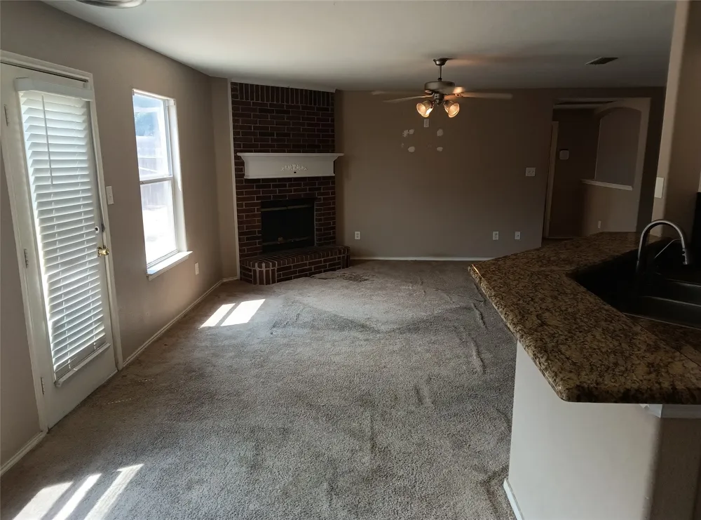 424 Heritage Drive Crowley, TX 76036