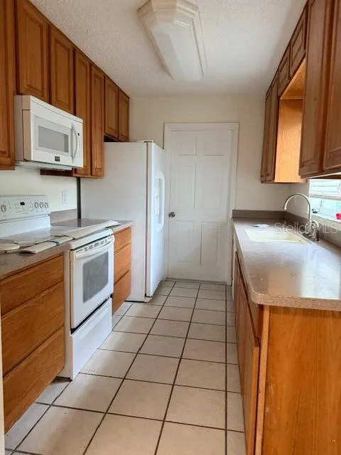 606 SECOND AVENUE Lady Lake, FL 32159