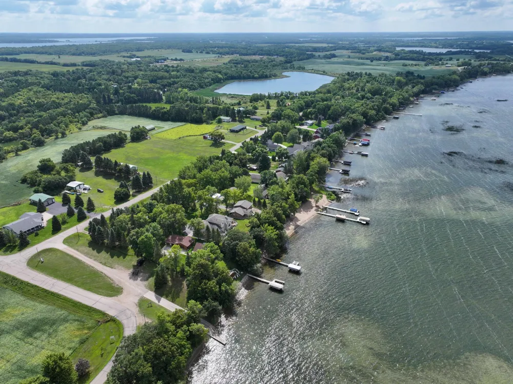 7143 Sunset Strip NW Alexandria, MN 56308
