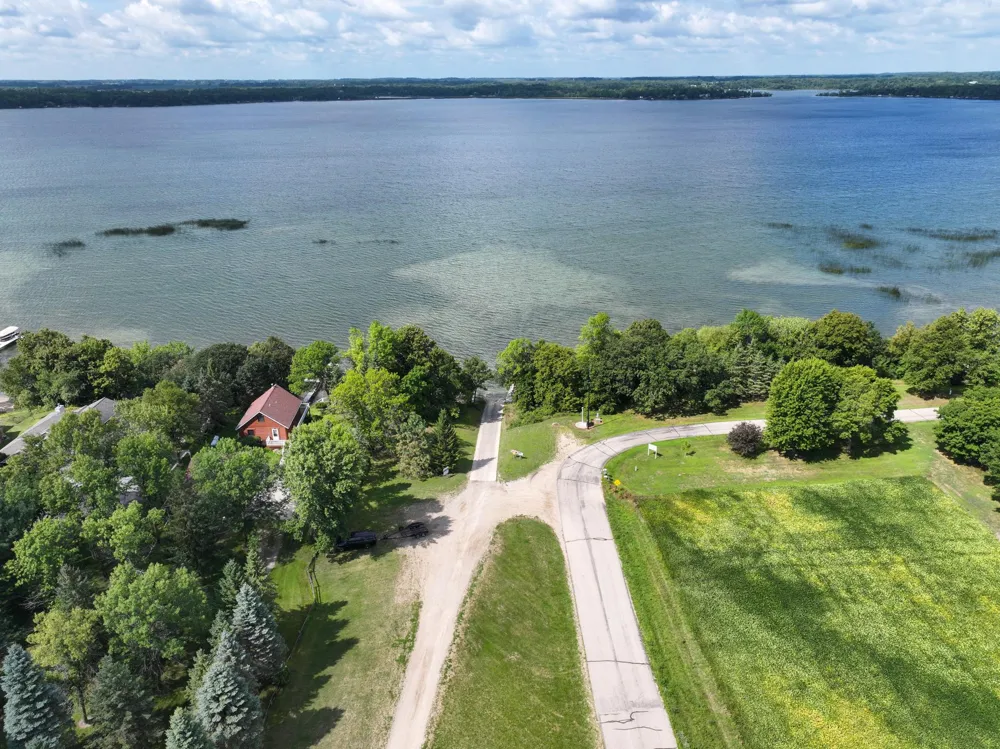 7143 Sunset Strip NW Alexandria, MN 56308
