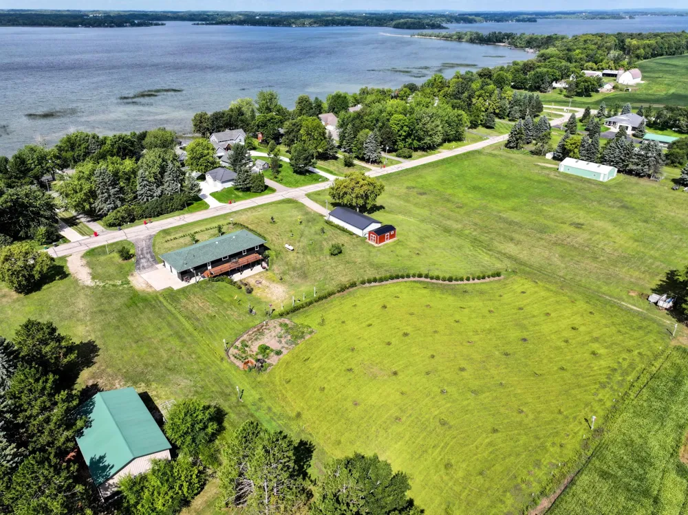 7143 Sunset Strip NW Alexandria, MN 56308