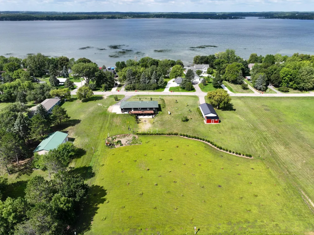 7143 Sunset Strip NW Alexandria, MN 56308