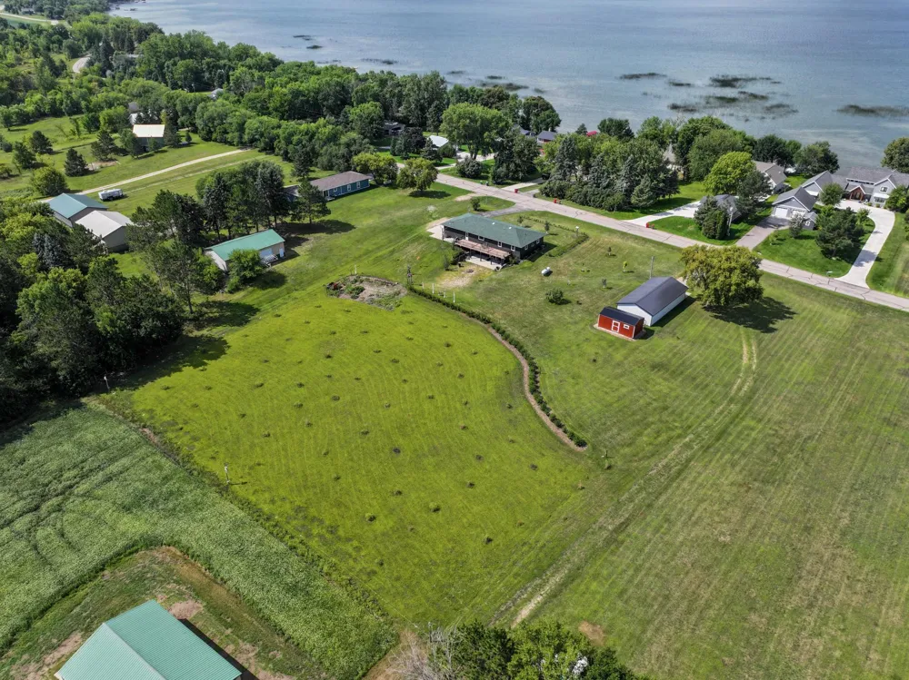 7143 Sunset Strip NW Alexandria, MN 56308