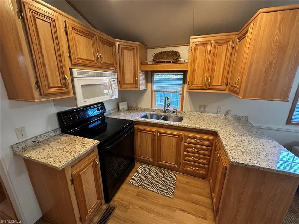 114 Walnut Circle New London, NC 28127
