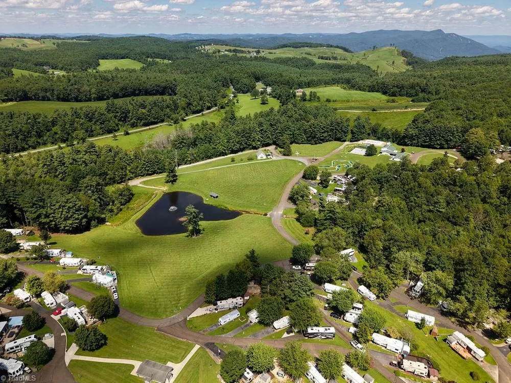189 Club House Drive Ennice, NC 28623
