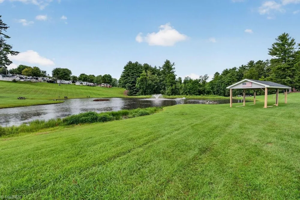 189 Club House Drive Ennice, NC 28623