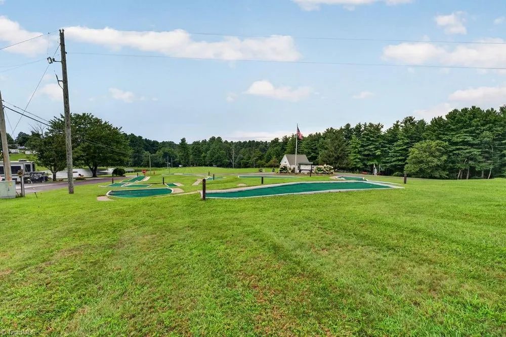 189 Club House Drive Ennice, NC 28623