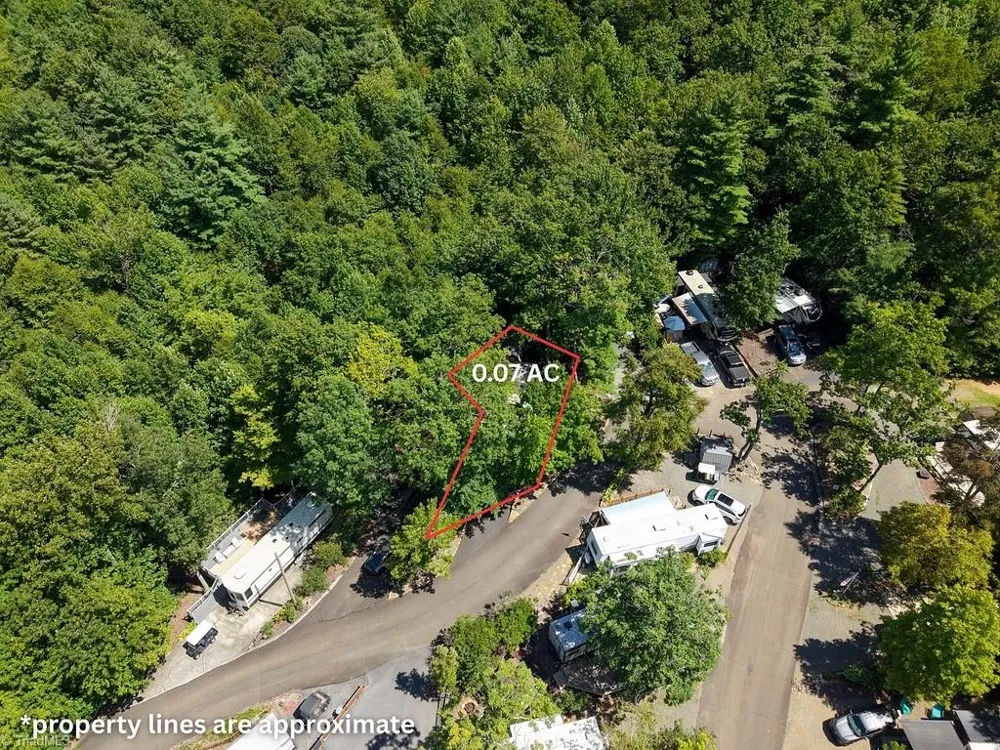189 Club House Drive Ennice, NC 28623