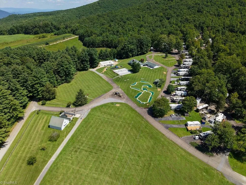 189 Club House Drive Ennice, NC 28623