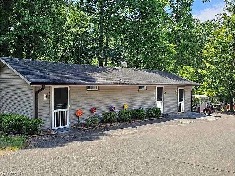 189 Club House Drive Ennice, NC 28623