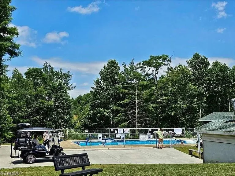 189 Club House Drive Ennice, NC 28623