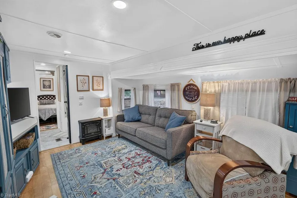 189 Club House Drive Ennice, NC 28623