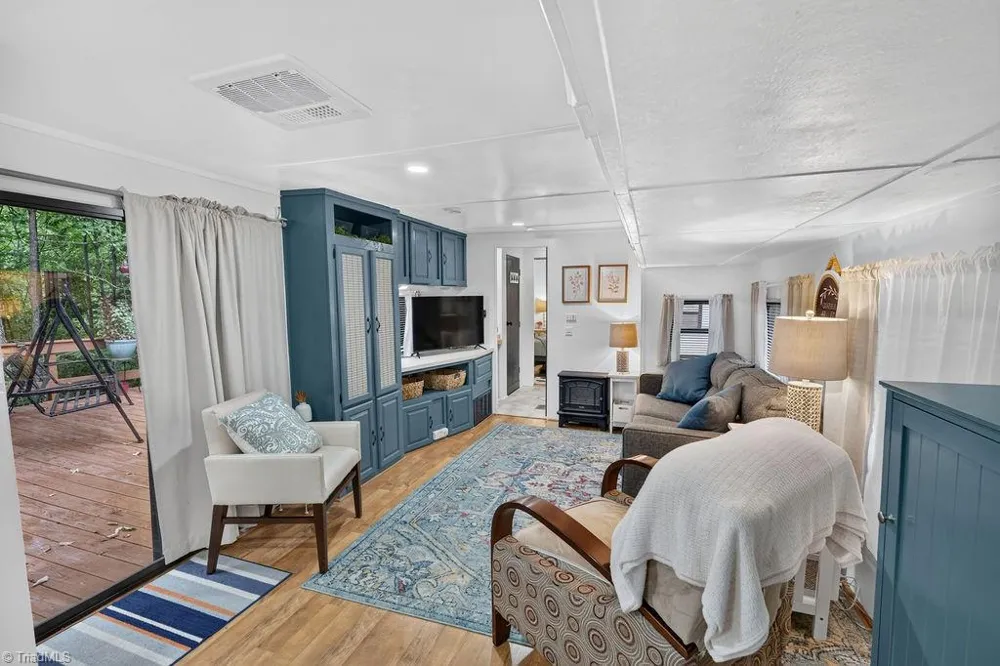 189 Club House Drive Ennice, NC 28623
