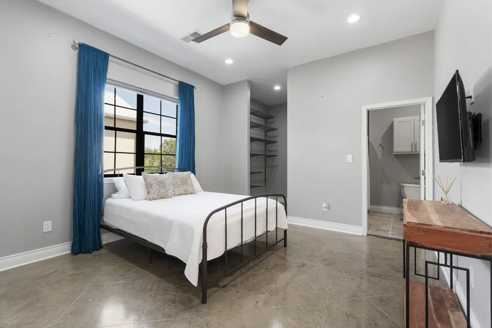 2713 Leslie Lane San Marcos, TX 78666