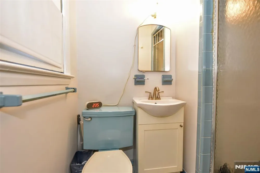 11 Kenyon Court Norwood, NJ 07648