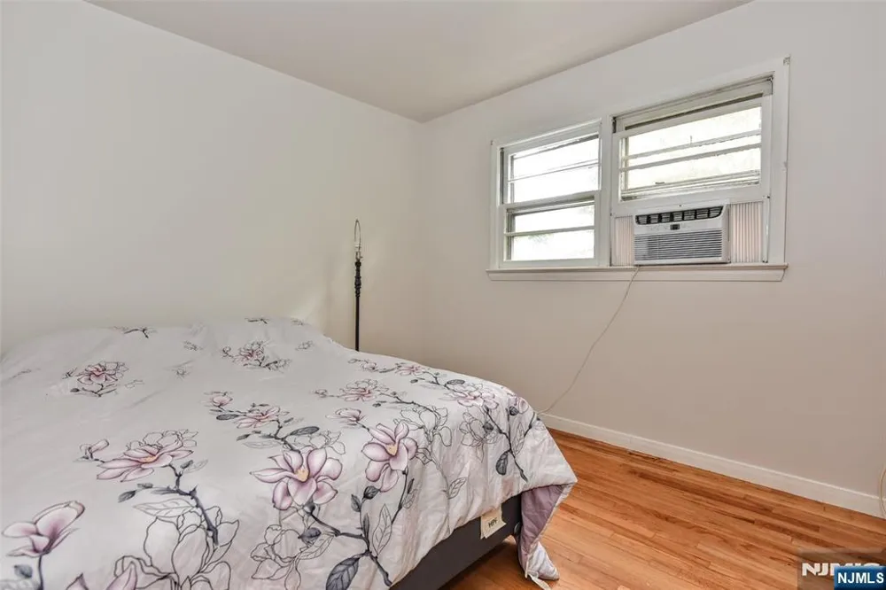 11 Kenyon Court Norwood, NJ 07648