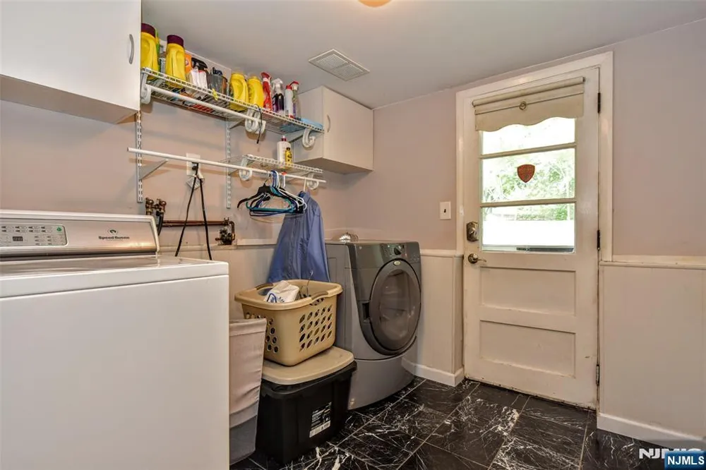 11 Kenyon Court Norwood, NJ 07648