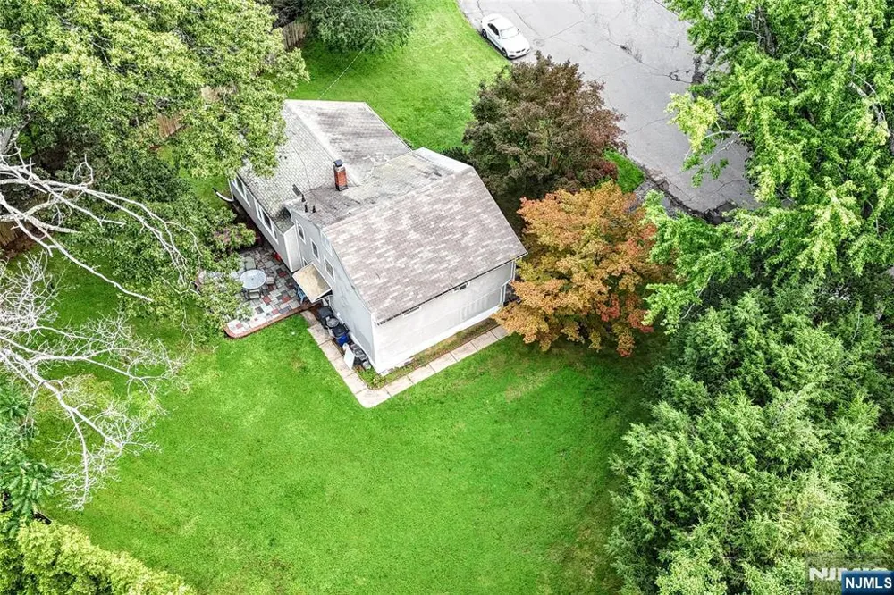 11 Kenyon Court Norwood, NJ 07648