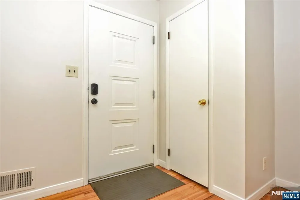 11 Kenyon Court Norwood, NJ 07648