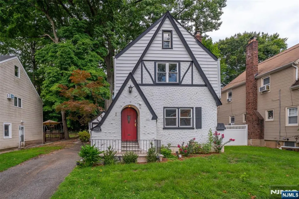 1016 Grace Terrace Teaneck, NJ 07666