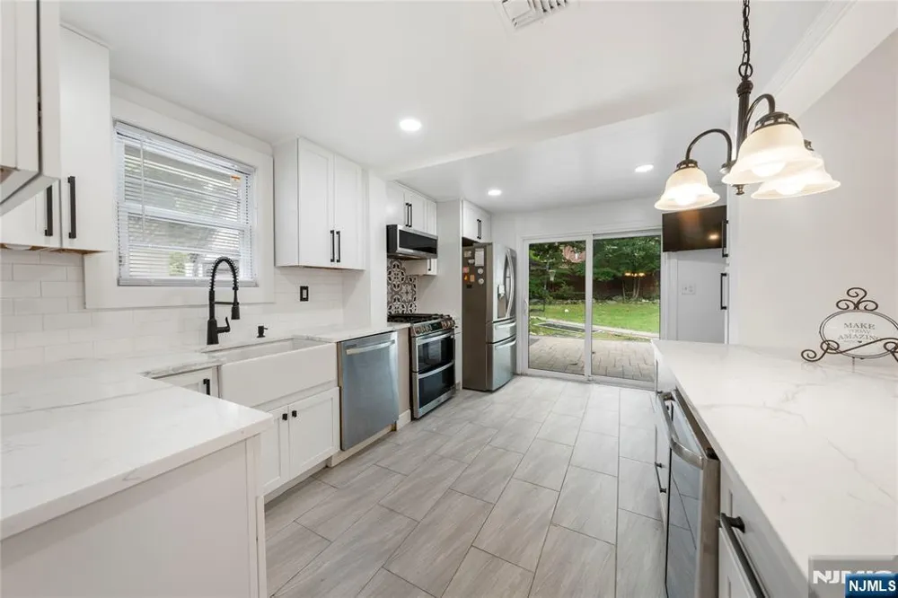 1016 Grace Terrace Teaneck, NJ 07666