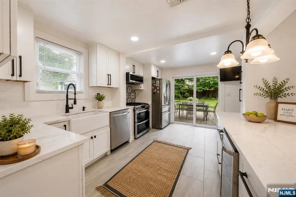 1016 Grace Terrace Teaneck, NJ 07666