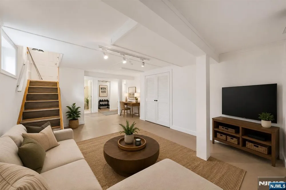 1016 Grace Terrace Teaneck, NJ 07666