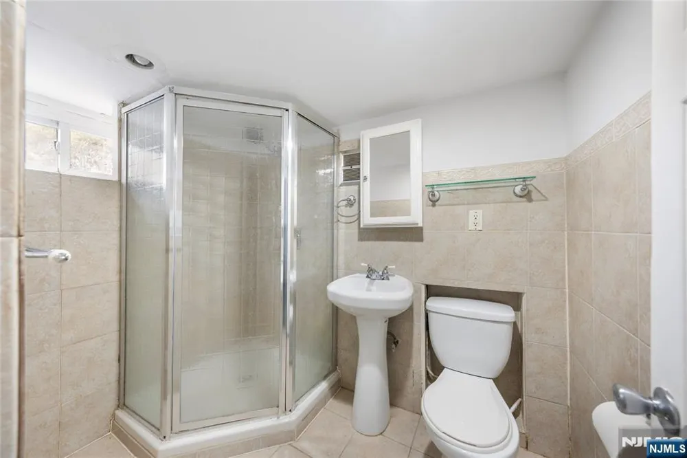 1016 Grace Terrace Teaneck, NJ 07666