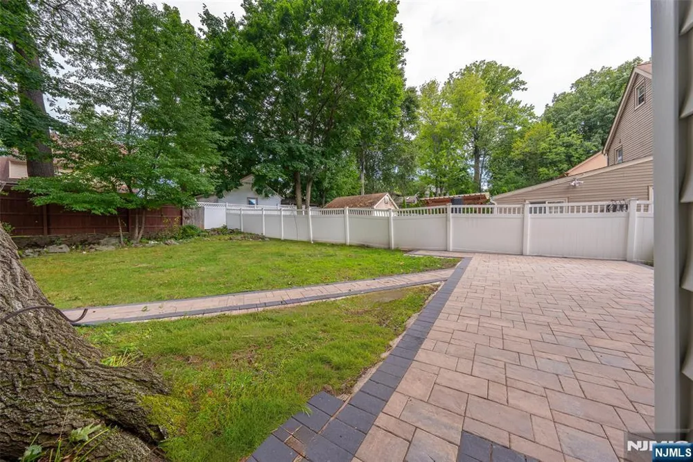 1016 Grace Terrace Teaneck, NJ 07666