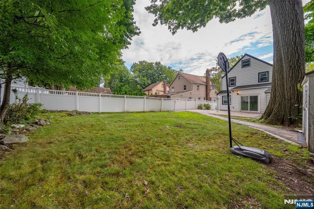 1016 Grace Terrace Teaneck, NJ 07666