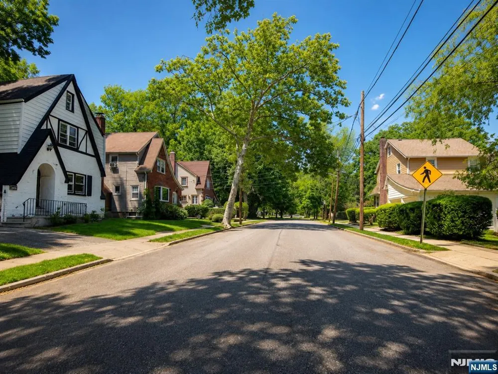 1016 Grace Terrace Teaneck, NJ 07666