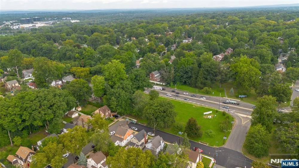 1016 Grace Terrace Teaneck, NJ 07666