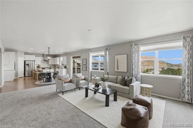 2109 Wood Thrush Way Castle Rock, CO 80109