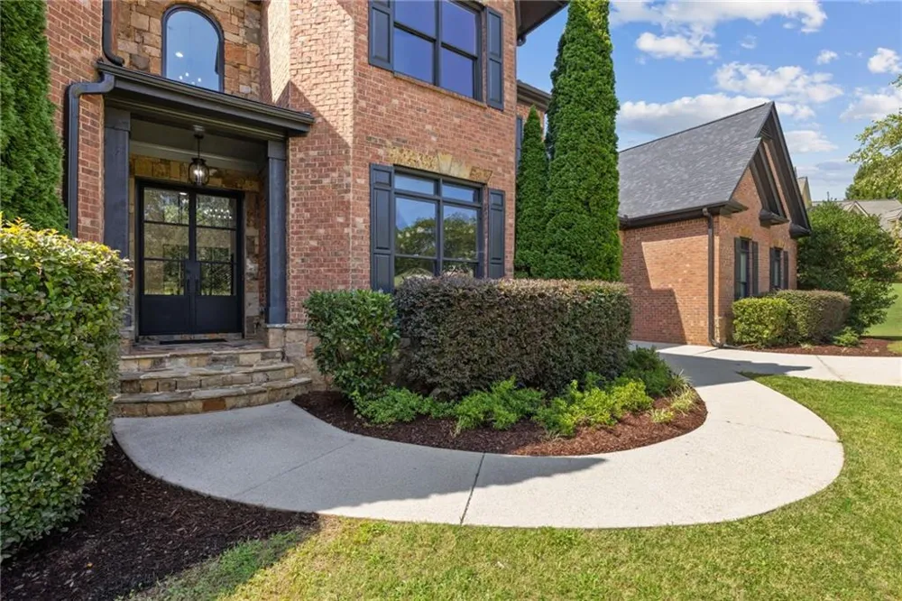 4824 Deer Creek Court Flowery Branch, GA 30542