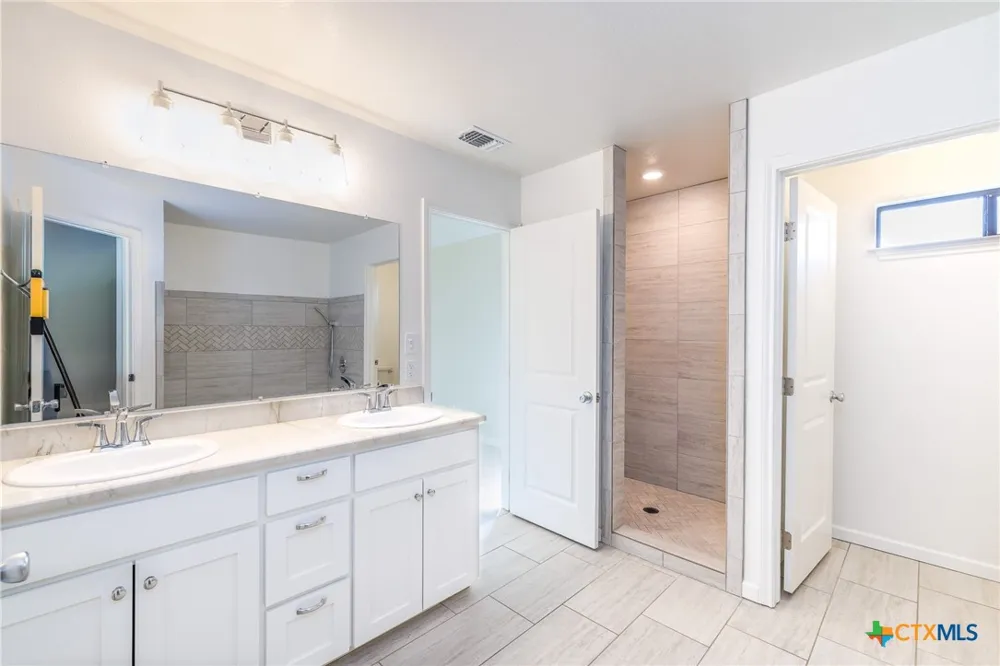 228 Plum Street Luling, TX 78648