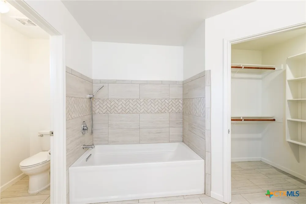228 Plum Street Luling, TX 78648