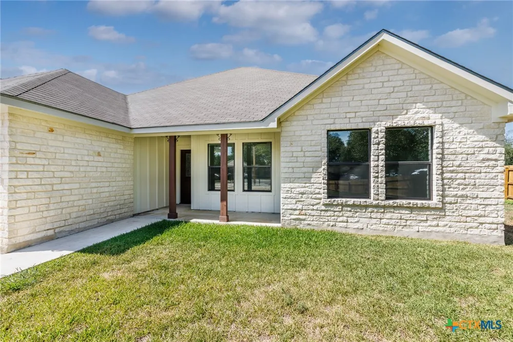 228 Plum Street Luling, TX 78648