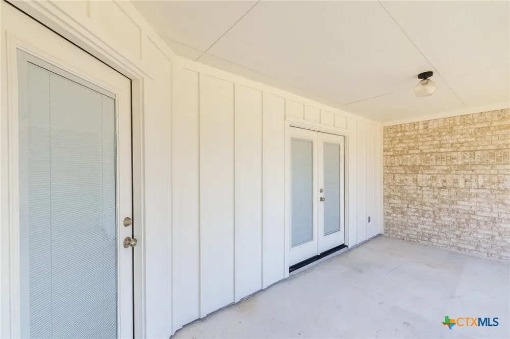 228 Plum Street Luling, TX 78648