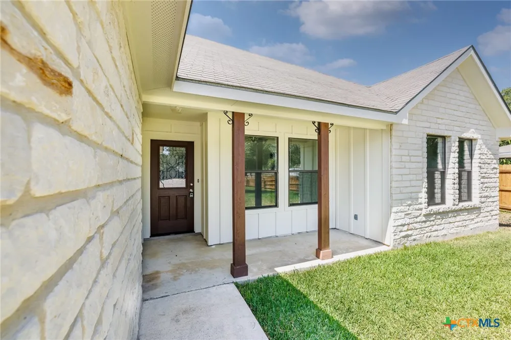 228 Plum Street Luling, TX 78648