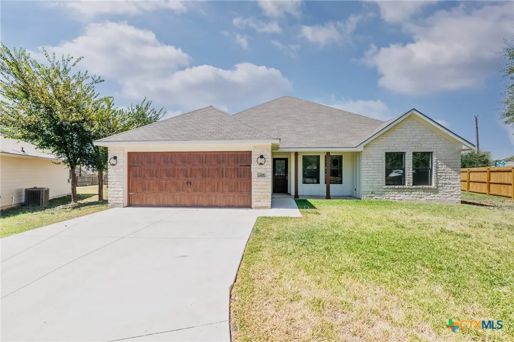 228 Plum Street Luling, TX 78648