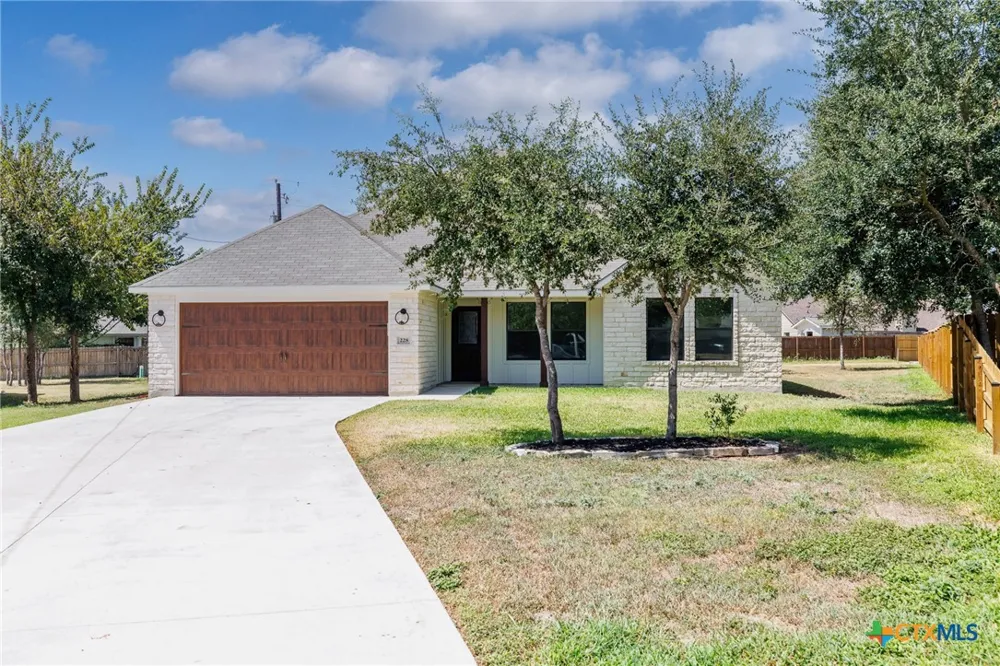 228 Plum Street Luling, TX 78648