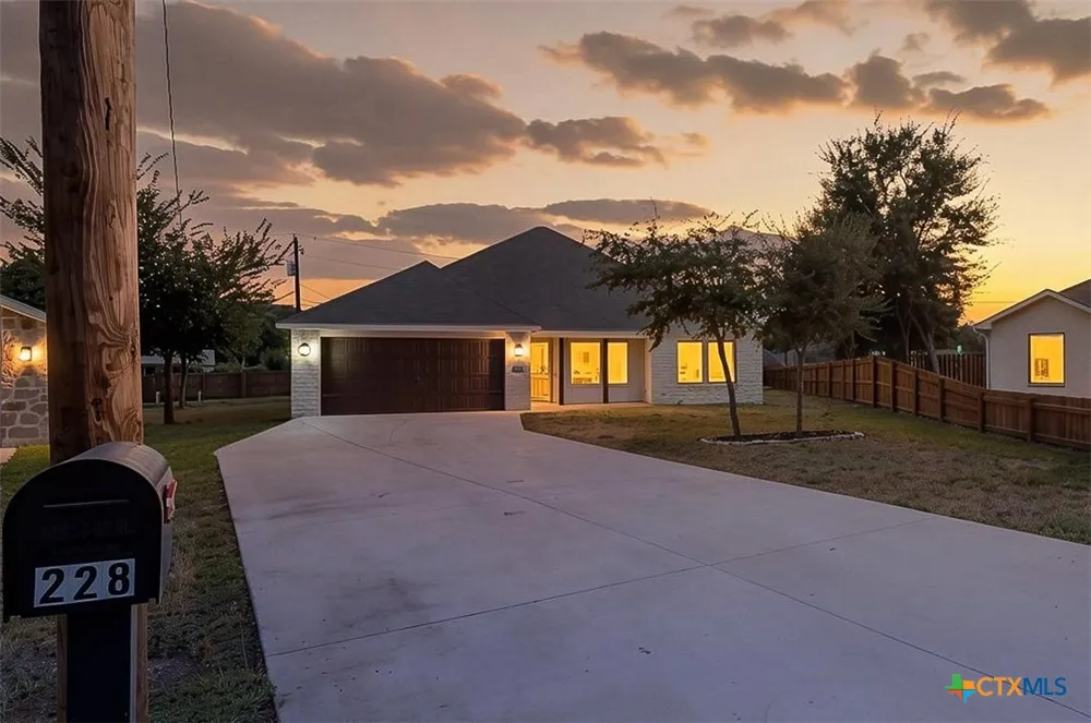 228 Plum Street Luling, TX 78648