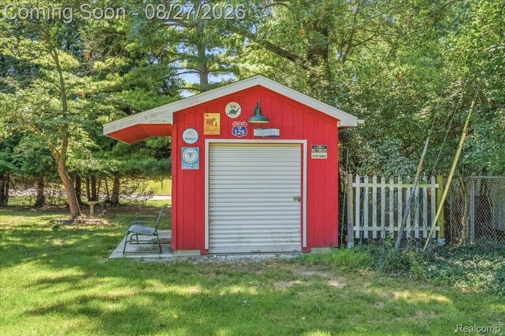 745 Freer Road Chelsea City, MI 48118