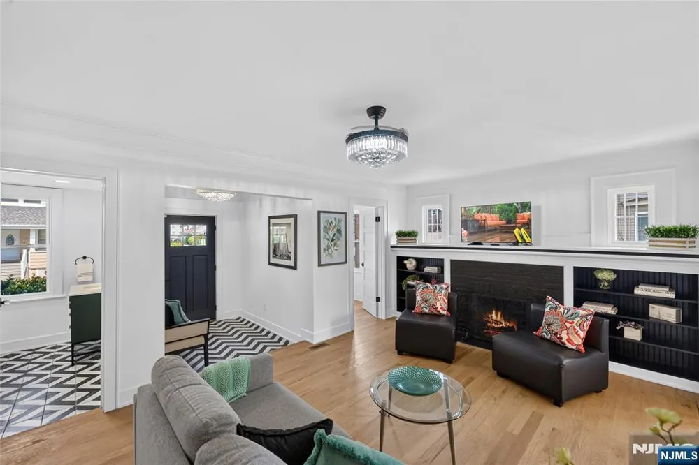 32 Fontaine Avenue Bloomfield, NJ 07003