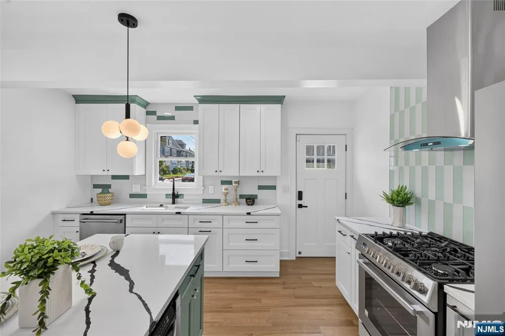 32 Fontaine Avenue Bloomfield, NJ 07003