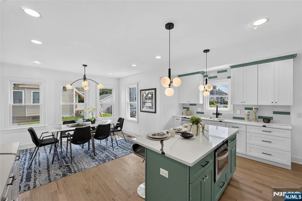 32 Fontaine Avenue Bloomfield, NJ 07003