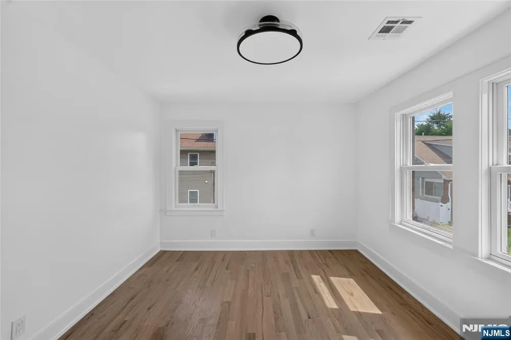 32 Fontaine Avenue Bloomfield, NJ 07003