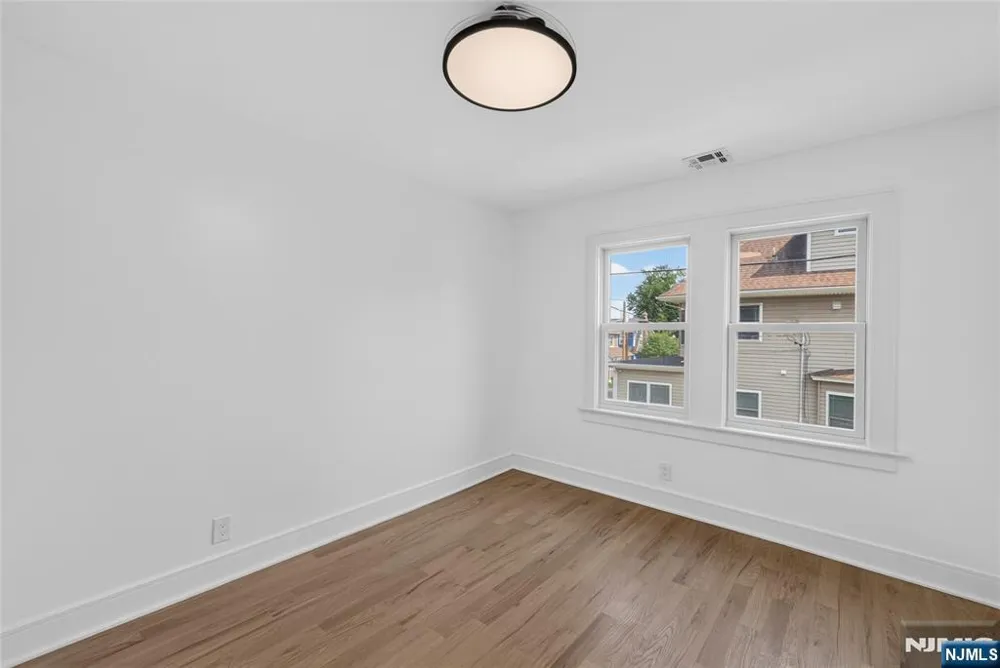 32 Fontaine Avenue Bloomfield, NJ 07003
