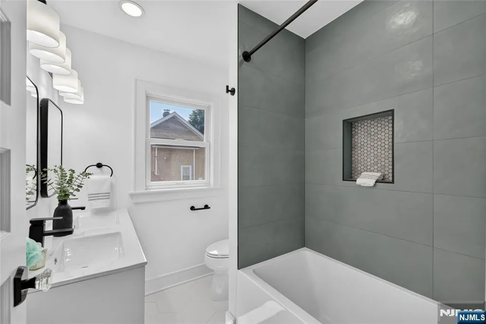 32 Fontaine Avenue Bloomfield, NJ 07003